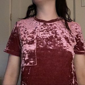 Pink velvet crop top. With pocket in the front. Super super soft!